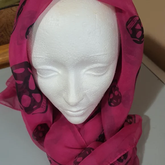 Scarf - Picture 2 of 6